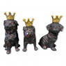 Set de tres perros negros con corona.