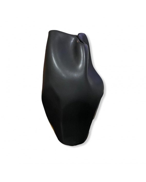 Base negra irregular grande.