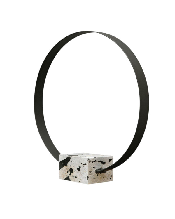 Escultura circular con base de mármol 