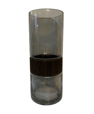 Florero de cristal con madera grande