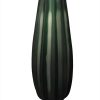 Florero de vidrio verde rayado grande.