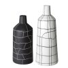Set de dos floreros con diseño de lineas de cerámica.