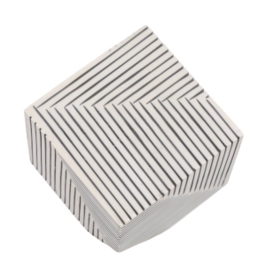 Cubo decorativo de líneas