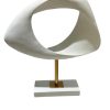 Escultura blanca con dorado chica