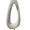 Escultura blanca con dorado grande